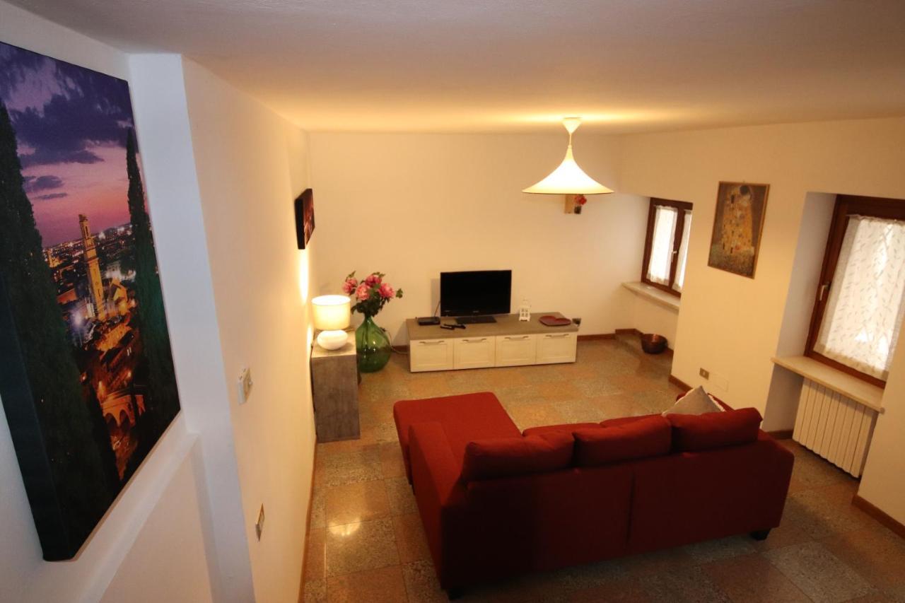 Casa Vacanze Al Borgo Caprino Veronese Zewnętrze zdjęcie